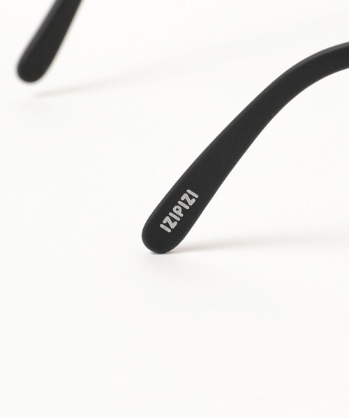 BRILLA per il gusto（ブリッラペルイルグースト）の「IZIPIZI / ウェリントンフレーム リーディンググラス（メガネ・メンズ・ブラック/ダークブラウン/イエロー・1.5/1.0/2.0）」の9枚目の写真