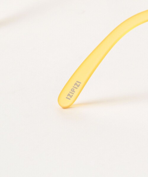 BRILLA per il gusto（ブリッラペルイルグースト）の「IZIPIZI / ウェリントンフレーム リーディンググラス（メガネ・メンズ・ブラック/ダークブラウン/イエロー・1.5/1.0/2.0）」の6枚目の写真