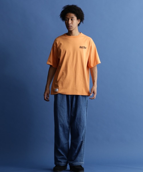schott（ショット）の「Schott/ショット/SS T-SHIRT "FIRE SCRIPT"/"ファイア スクリプト" Tシャツ（Tシャツ/カットソー・メンズ・オフホワイト/サックスブルー/ブラック/オレンジ・M/XL/L/2XL）」の8枚目の写真