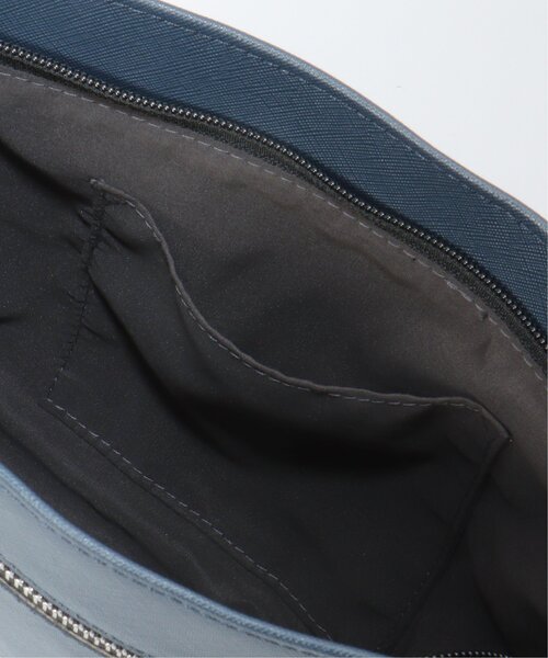 ikka(イッカ)の「レザータッチサフィアーノショルダーバッグ(ショルダーバッグ・メンズ・ブラック/ネイビー/ダークネイビー/ダークブラウン/モカ・FREE)」の21枚目の写真