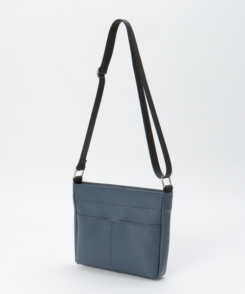 ikka(イッカ)の「レザータッチサフィアーノショルダーバッグ(ショルダーバッグ・メンズ・ブラック/ネイビー/ダークネイビー/ダークブラウン/モカ・FREE)」の6枚目の写真