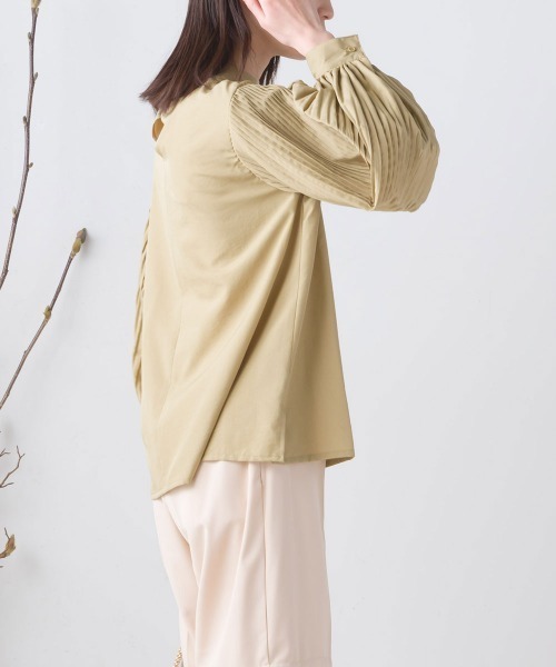 terrace(テラス)の「プリーツスリーブブラウス(シャツ/ブラウス・レディース・ブラック/ライトカーキ/ラベンダー・MEDIUM)」の16枚目の写真