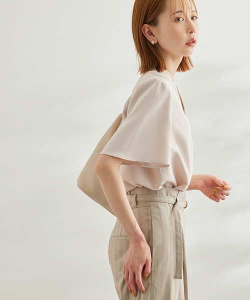 白からの解放！多機能ブラウス/ハーフスリーブスキッパーブラウス