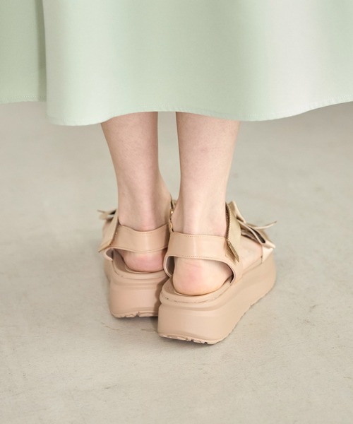 tocco closet（トッコ　クローゼット）の「サテンテープリボンサンダル（サンダル・レディース・ブラック/グレー・M/L/LL）」の9枚目の写真