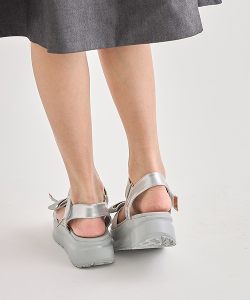 tocco closet（トッコ　クローゼット）の「サテンテープリボンサンダル（サンダル・レディース・ブラック/グレー・M/L/LL）」の17枚目の写真