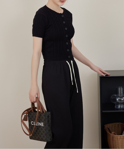 solleim（ソルレム）の「コンパクト半袖ケーブルニットカーディガン（カーディガン/ボレロ・レディース・ブラック/ホワイト/ピンク・M）」の5枚目の写真