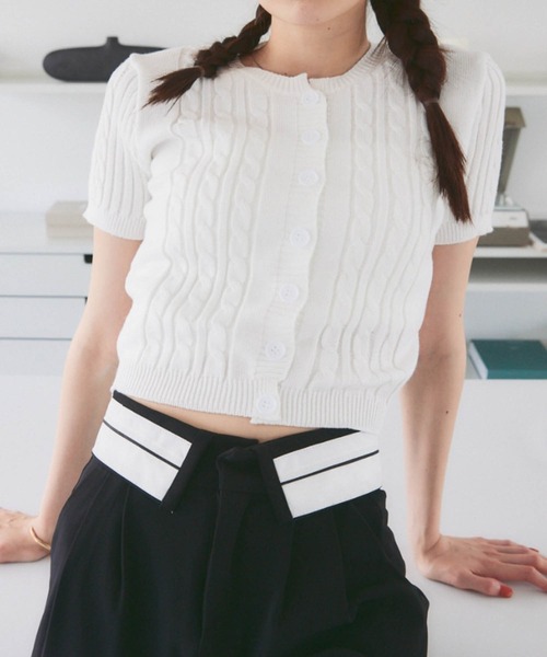 solleim（ソルレム）の「コンパクト半袖ケーブルニットカーディガン（カーディガン/ボレロ・レディース・ブラック/ホワイト/ピンク・M）」の9枚目の写真