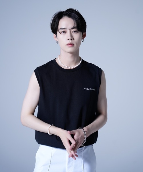 AROUND FLAVA(アラウンドフラバ)の「silkete like heavy weight glitter print sleeveless T / シルケットライク ヘビーウェイト ラメプリントノースリーブTシャツ(Tシャツ/カットソー・メンズ・ブラック/ホワイト・SMALL/MEDIUM/LARGE)」の2枚目の写真