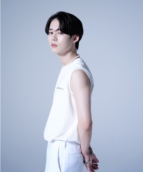 AROUND FLAVA(アラウンドフラバ)の「silkete like heavy weight glitter print sleeveless T / シルケットライク ヘビーウェイト ラメプリントノースリーブTシャツ(Tシャツ/カットソー・メンズ・ブラック/ホワイト・SMALL/MEDIUM/LARGE)」の4枚目の写真