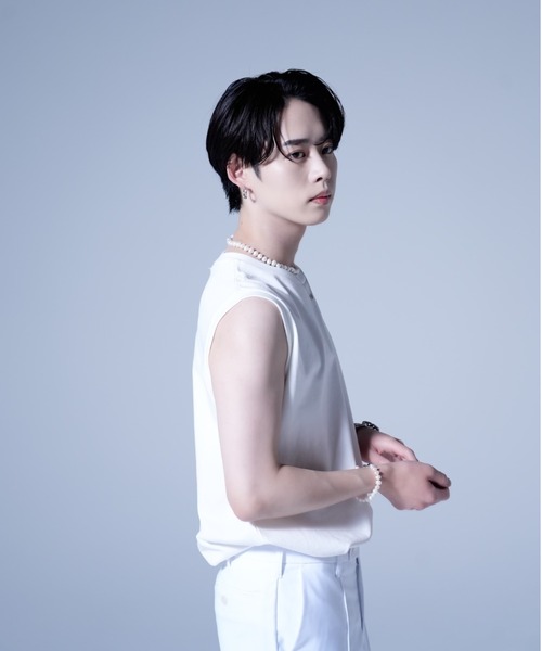 AROUND FLAVA(アラウンドフラバ)の「silkete like heavy weight glitter print sleeveless T / シルケットライク ヘビーウェイト ラメプリントノースリーブTシャツ(Tシャツ/カットソー・メンズ・ブラック/ホワイト・SMALL/MEDIUM/LARGE)」の6枚目の写真