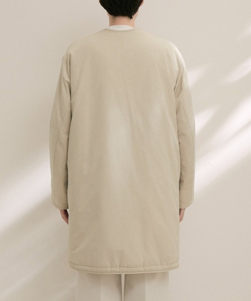 SALON adam et rope'（サロン アダム エ ロペ）の「【2WAY・撥水機能付き】スヌード付きリバーシブルボアキルティングコート（その他アウター・レディース・ブラック/ベージュ・FREE）」の17枚目の写真