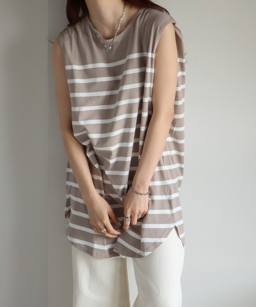 COURO(コウロ)の「ロング丈ノースリーブパネルボーダーTシャツ(Tシャツ/カットソー・レディース・ブラック×ホワイト/ホワイト×ブラック/ベージュ系/パープル系・M)」の1枚目の写真