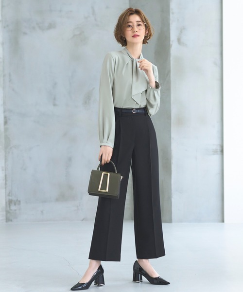 RUIRUE BOUTIQUE(ルイルエブティック)の「ストレッチ | スカーフタイデザインブラウス | 長袖 ハイネック トップス 体型カバー オフィスカジュアル 通勤服 華やか ボウタイ ボリュームスリーブ ブラウス(シャツ/ブラウス・レディース・ベージュ/グレー/オフホワイト/ブルー・L/M/LL/3L/S)」の10枚目の写真