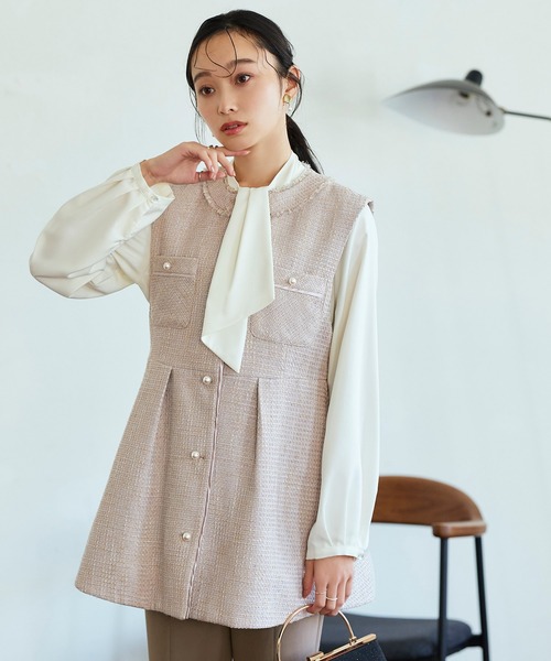 RUIRUE BOUTIQUE(ルイルエブティック)の「ストレッチ | スカーフタイデザインブラウス | 長袖 ハイネック トップス 体型カバー オフィスカジュアル 通勤服 華やか ボウタイ ボリュームスリーブ ブラウス(シャツ/ブラウス・レディース・ベージュ/グレー/オフホワイト/ブルー・L/M/LL/3L/S)」の21枚目の写真