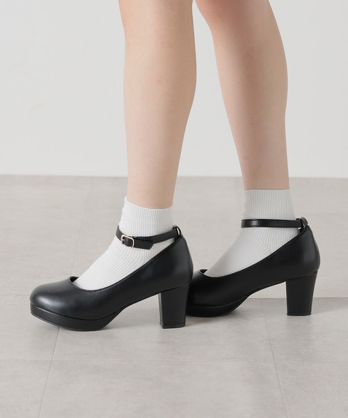 Honeys(ハニーズ)の「厚底ストラップ付パンプス(パンプス・レディース・ブラック/ピンクベージュ/ブラック系その他・24.0/23.0/22.5/23.5/24.5)」の8枚目の写真