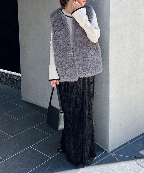 feepur（フェピュール）の「【ハンドウォッシャブル】フレアスリーブ配色リブニット（ニット/セーター・レディース・オフホワイト/グレー/ブラック・MEDIUM）」の13枚目の写真