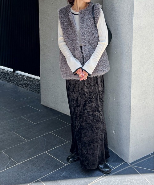 feepur（フェピュール）の「【ハンドウォッシャブル】フレアスリーブ配色リブニット（ニット/セーター・レディース・オフホワイト/グレー/ブラック・MEDIUM）」の15枚目の写真