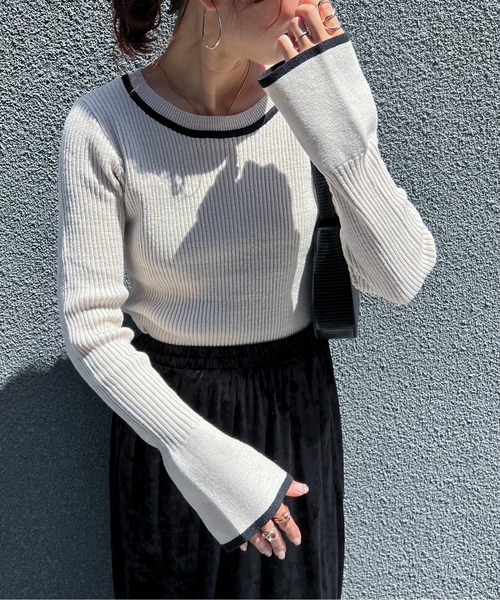 feepur（フェピュール）の「【ハンドウォッシャブル】フレアスリーブ配色リブニット（ニット/セーター・レディース・オフホワイト/グレー/ブラック・MEDIUM）」の20枚目の写真