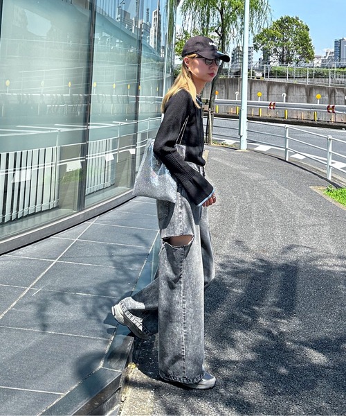 feepur（フェピュール）の「【ハンドウォッシャブル】フレアスリーブ配色リブニット（ニット/セーター・レディース・オフホワイト/グレー/ブラック・MEDIUM）」の8枚目の写真