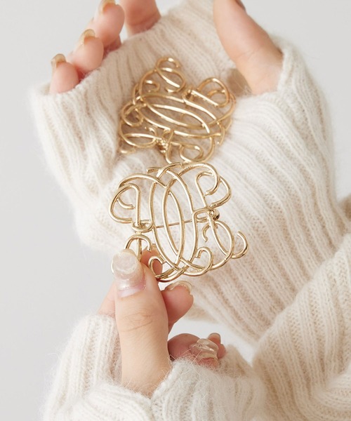 Chico（チコ）の「【新色追加/REVIVAL】ブローチ付ボリューム袖ハイネックニット（ニット/セーター・レディース・ホワイト系その他2/アイボリー/チャコールグレー/グレー系その他/ブラック/ピンク・FREE）」の7枚目の写真