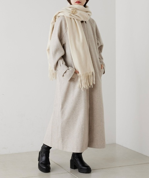 Chico（チコ）の「【新色追加/REVIVAL】ブローチ付ボリューム袖ハイネックニット（ニット/セーター・レディース・ホワイト系その他2/アイボリー/チャコールグレー/グレー系その他/ブラック/ピンク・FREE）」の10枚目の写真