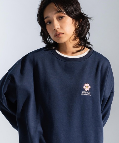 Ressaca（レサーカ）の「オーバーサイズ フラワーワンポイントロゴ刺繍 裏起毛スウェットプルオーバー（スウェット・レディース・オートミール/ネイビー/ブルー/ブラック/グリーン/グレー・M/XL/L）」の6枚目の写真