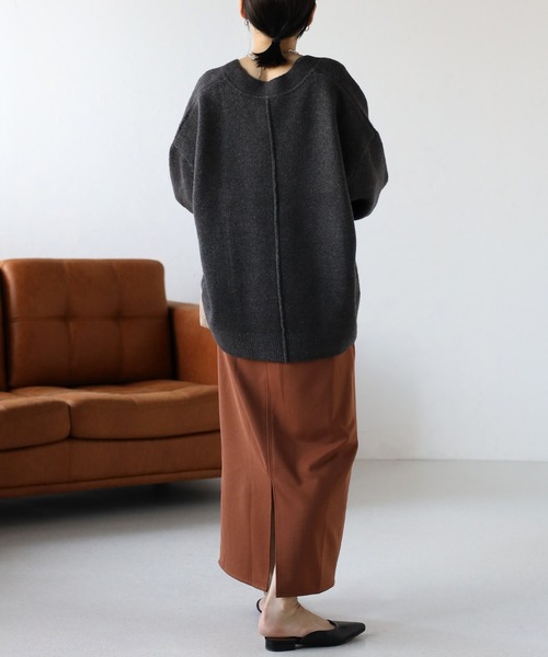 ap retro（アプレトロ）の「ディープVネックニット / オーバーサイズニット（ニット/セーター・レディース・チャコールグレー/オートミール/ベージュ/ブラック/ブルー/ブラウン/ピンク・FREE）」の14枚目の写真