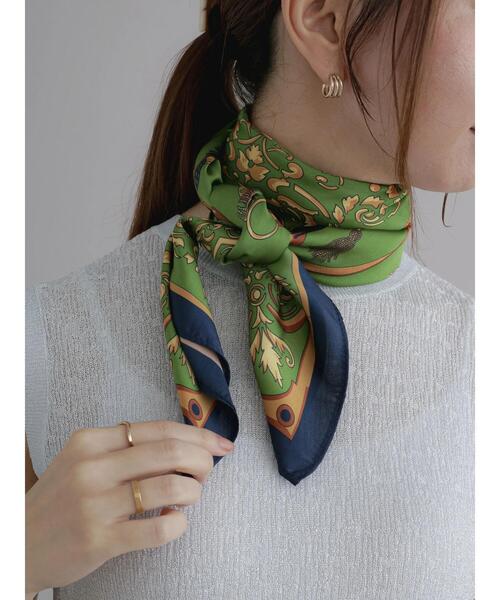 Te chichi(テチチ)の「柄スカーフ(ストール/ショール・レディース・オフホワイト/ブラウン/ブラック/グリーン・F)」の4枚目の写真