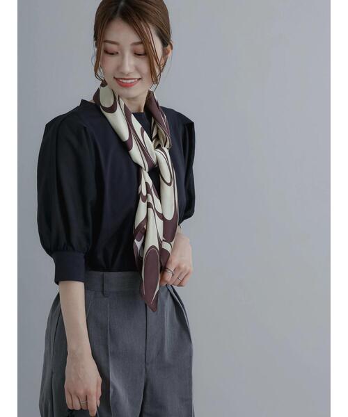 Te chichi(テチチ)の「柄スカーフ(ストール/ショール・レディース・オフホワイト/ブラウン/ブラック/グリーン・F)」の8枚目の写真