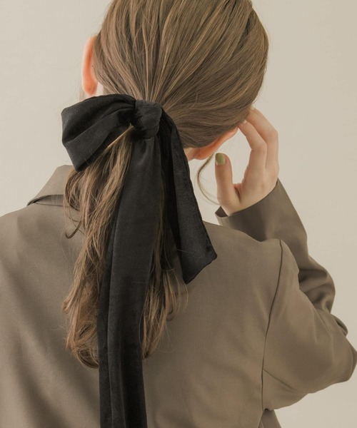 SMELLY（スメリー）の「『WEB/一部店舗限定』ベロアビッグリボンヘアカフセット（ヘアゴム・レディース・カーキ/ブラック・-）」の18枚目の写真
