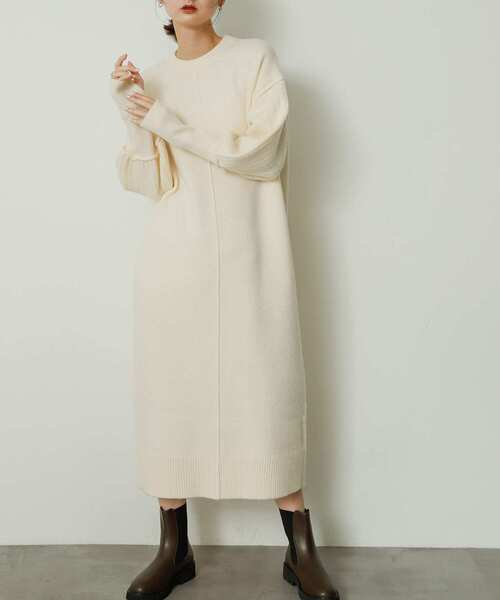 SENSE OF PLACE by URBAN RESEARCH(センスオブプレイスバイアーバンリサーチ)の「センターシームサムホールニットワンピース(ワンピース・レディース・グレー/アイボリー/ネイビー・ONE)」の1枚目の写真