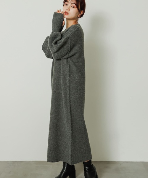 SENSE OF PLACE by URBAN RESEARCH(センスオブプレイスバイアーバンリサーチ)の「センターシームサムホールニットワンピース(ワンピース・レディース・グレー/アイボリー/ネイビー・ONE)」の9枚目の写真