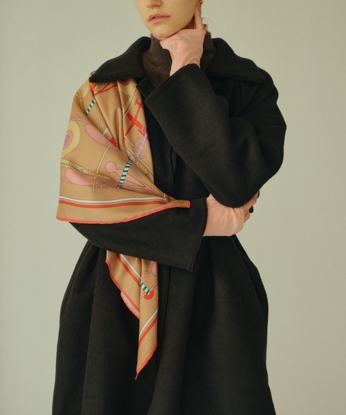 Omekashi（オメカシ）の「クラシックスカーフ（ストール/ショール・レディース・ブラウン・FREE）」の3枚目の写真