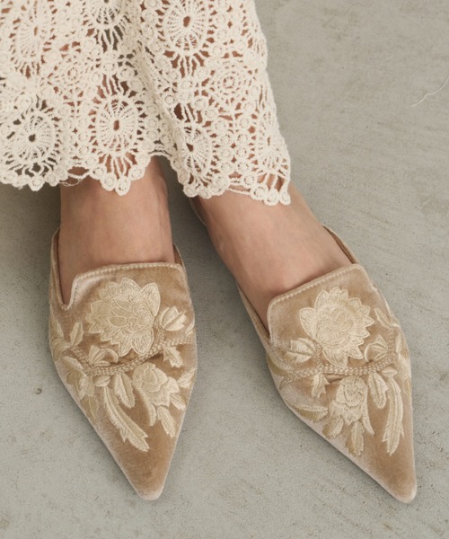 刺繍ポインテッドトゥミュール（パンプス）｜Libra Cue（リブラ