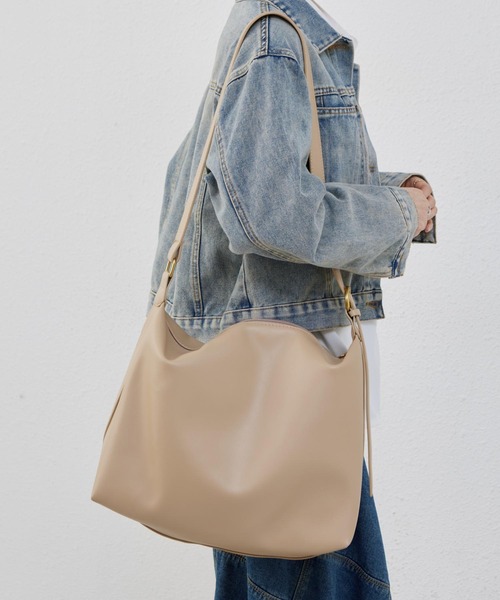 セール】A4対応大容量ショルダーバッグ（ショルダーバッグ）｜LA