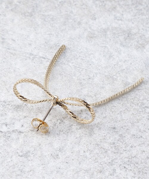 OPAQUE.CLIP（オペークドットクリップ）の「◆メタルリボンピアス（ピアス（両耳用）・レディース・ゴールド/シルバー・00）」の3枚目の写真