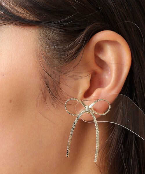 OPAQUE.CLIP（オペークドットクリップ）の「◆メタルリボンピアス（ピアス（両耳用）・レディース・ゴールド/シルバー・00）」の4枚目の写真