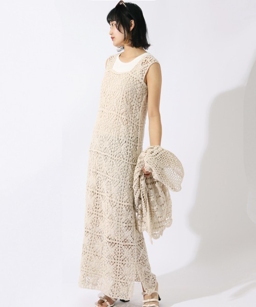 ENIM BY VICKY(エニムバイビッキー)の「クロシェロングワンピース《手洗い可能》(ワンピース・レディース・ブラック系その他/オフホワイト/ブラック・M)」の15枚目の写真