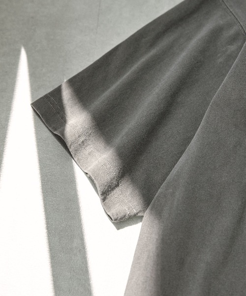 EMMA CLOTHES（エマクローズ）の「ピグメントオーバーダイフラワー刺繍ヘビーウェイトTシャツ EMMA CLOTHES 2024SS（Tシャツ/カットソー・メンズ・チャコール/グレイッシュベージュ/ダークネイビー・L/M）」の13枚目の写真