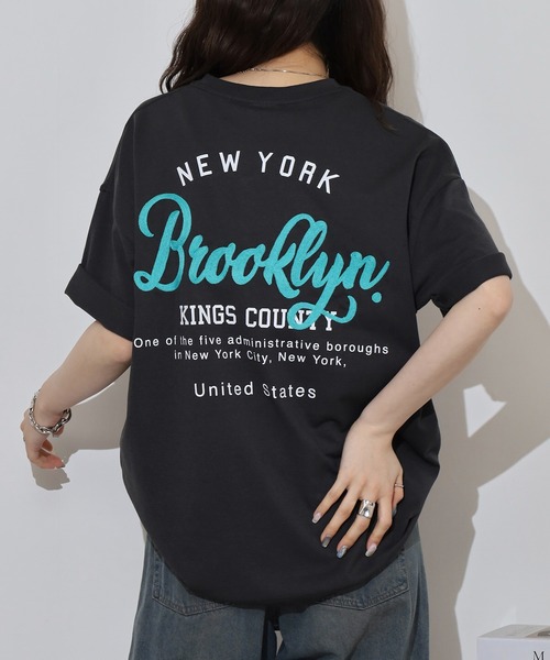 FUNALIVE(ファンアライブ)の「サガラ刺繍オーバーサイズTシャツ UVカット&COOL&DRY 半袖(Tシャツ/カットソー・メンズ・ブラック/ホワイト系その他2/ライトグレー/ブルー/オフホワイト/ブラック系その他2/ブラウン/ミント/スミクロ/ダークブルー/ホワイト系その他3/ダークグリーン/ダークネイビー/ライトグリーン系1/ホワイト系1/ブラック系その他4/ブラウン系1/ラベンダー/ホワイト系その他4/ブラック系その他3/ブラック系その他5/ダークグリーン系1/ホワイト系その他5/ブラック系1・M/L/LL)」の8枚目の写真