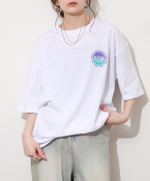 FUNALIVE(ファンアライブ)の「サガラ刺繍オーバーサイズTシャツ UVカット&COOL&DRY 半袖(Tシャツ/カットソー・メンズ・ブラック/ホワイト系その他2/ライトグレー/ブルー/オフホワイト/ブラック系その他2/ブラウン/ミント/スミクロ/ダークブルー/ホワイト系その他3/ダークグリーン/ダークネイビー/ライトグリーン系1/ホワイト系1/ブラック系その他4/ブラウン系1/ラベンダー/ホワイト系その他4/ブラック系その他3/ブラック系その他5/ダークグリーン系1/ホワイト系その他5/ブラック系1・M/L/LL)」の1枚目の写真