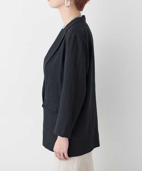 LARUTA（ラルータ）の「【LARUTA】WEB限定 / レーヨン麻シンプルジャケット（テーラードジャケット・レディース・ブラック/グレイッシュベージュ・FREE）」の5枚目の写真
