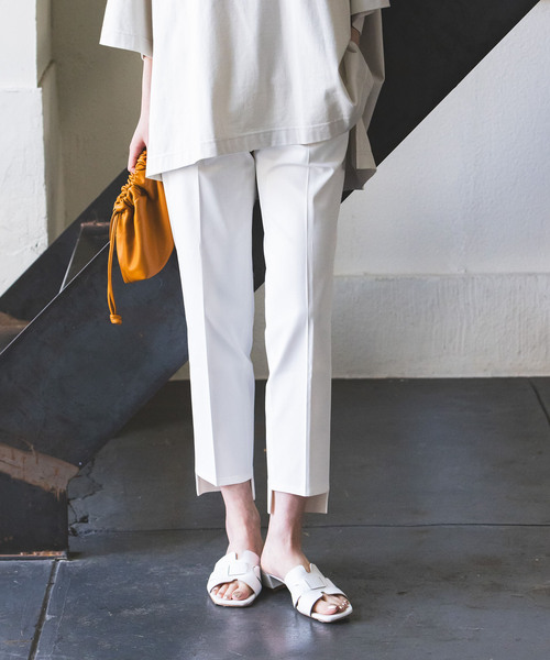 Noble（ノーブル）の「《追加》ドライコットンリネンステップヘムパンツ 6（スラックス・レディース・ラベンダー/ブラック/ホワイト系その他・40/38/36/34）」の2枚目の写真