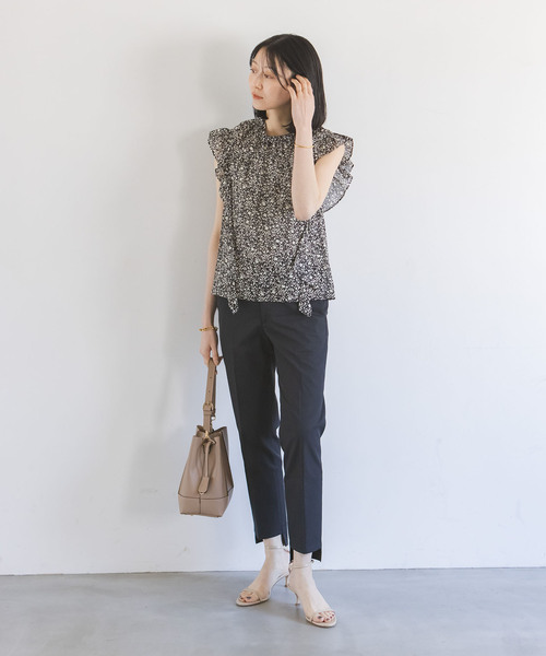 Noble（ノーブル）の「《追加》ドライコットンリネンステップヘムパンツ 6（スラックス・レディース・ラベンダー/ブラック/ホワイト系その他・40/38/36/34）」の4枚目の写真