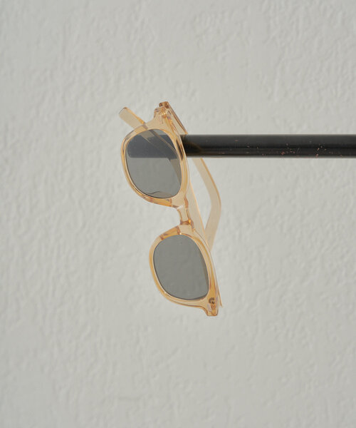 Chico(チコ)の「ボストンサングラス(サングラス・レディース・ブラック/クリア/ベージュ・FREE)」の1枚目の写真