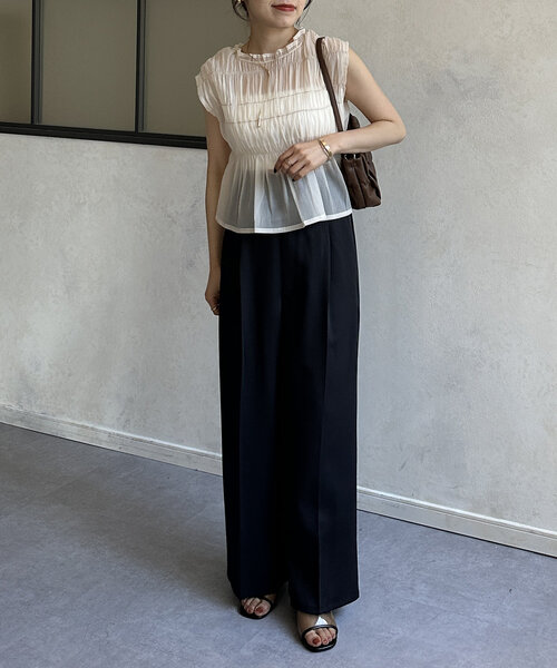 Thevon（ゼボン）の「シャーリングシアーフレンチブラウス（シャツ/ブラウス・レディース・アイボリー/ブラック/オリーブ/ベージュ・FREE）」の6枚目の写真