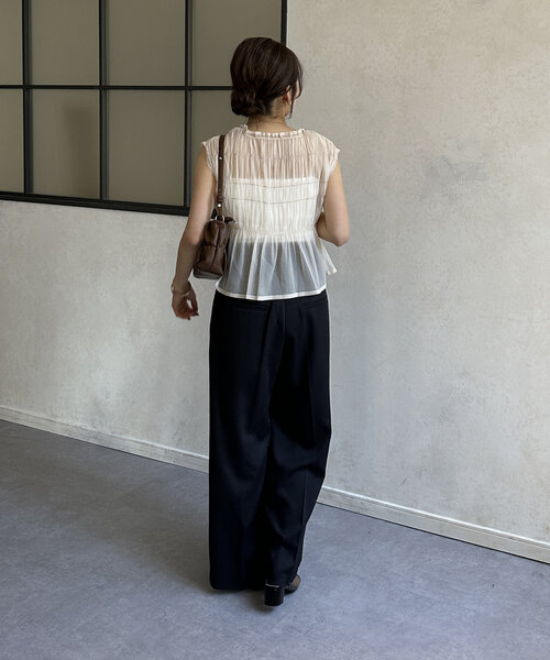 Thevon（ゼボン）の「シャーリングシアーフレンチブラウス（シャツ/ブラウス・レディース・アイボリー/ブラック/オリーブ/ベージュ・FREE）」の7枚目の写真