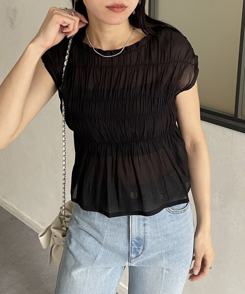 Thevon（ゼボン）の「シャーリングシアーフレンチブラウス（シャツ/ブラウス・レディース・アイボリー/ブラック/オリーブ/ベージュ・FREE）」の9枚目の写真