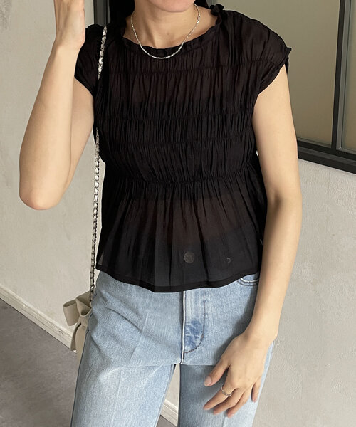 Thevon（ゼボン）の「シャーリングシアーフレンチブラウス（シャツ/ブラウス・レディース・アイボリー/ブラック/オリーブ/ベージュ・FREE）」の13枚目の写真