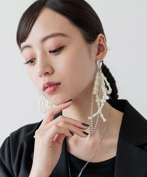 【Self-Portrait】華やかパール×リボンロングピアス HARE（ハレ）の「パールリボンピアス(HAERE)（ピアス（両耳用